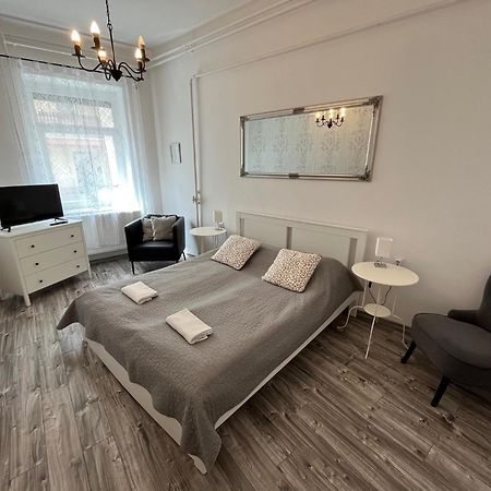 Pacsirta Apartmanhaz Eğri Dış mekan fotoğraf