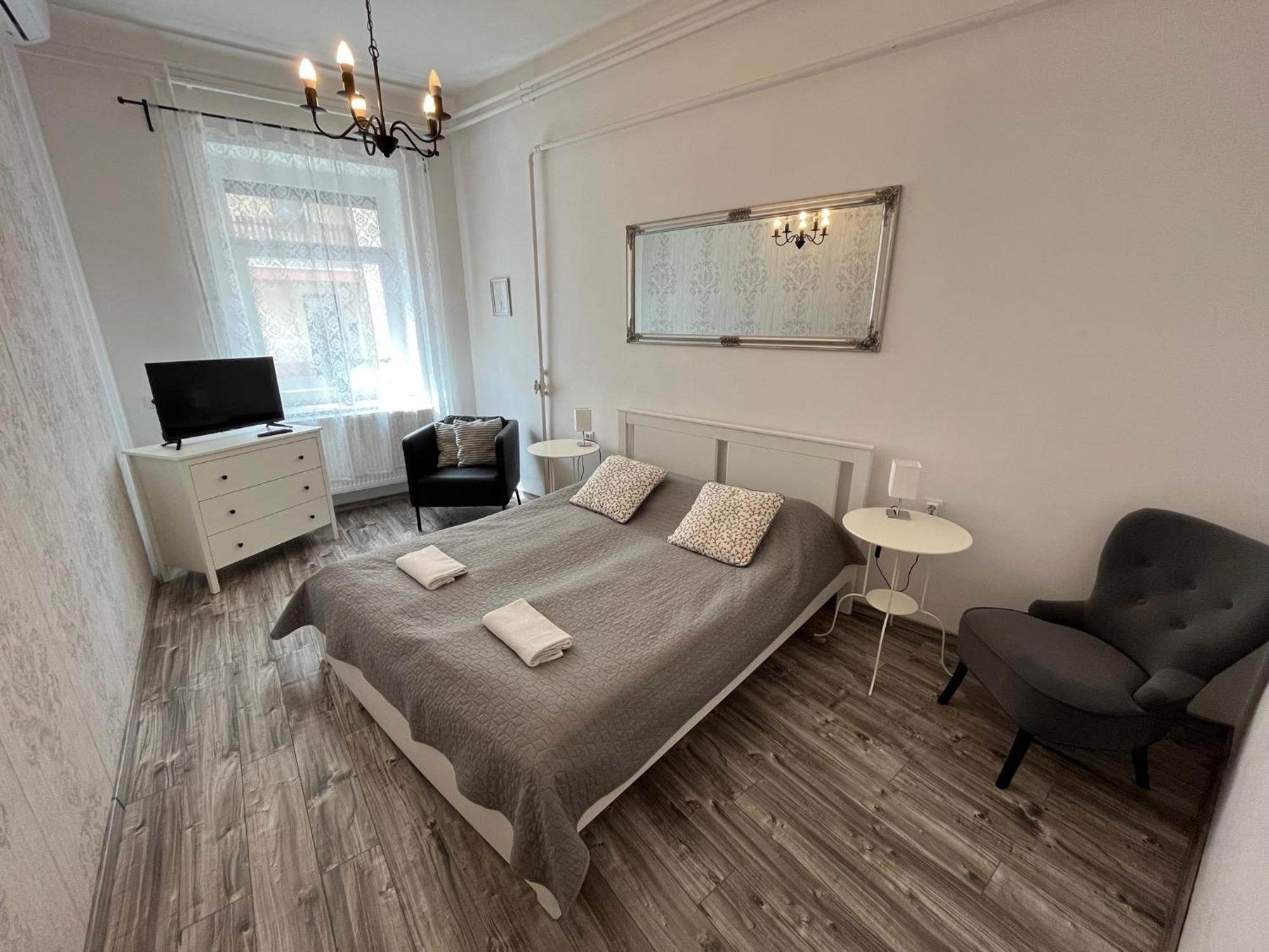 Pacsirta Apartmanhaz Eğri Dış mekan fotoğraf