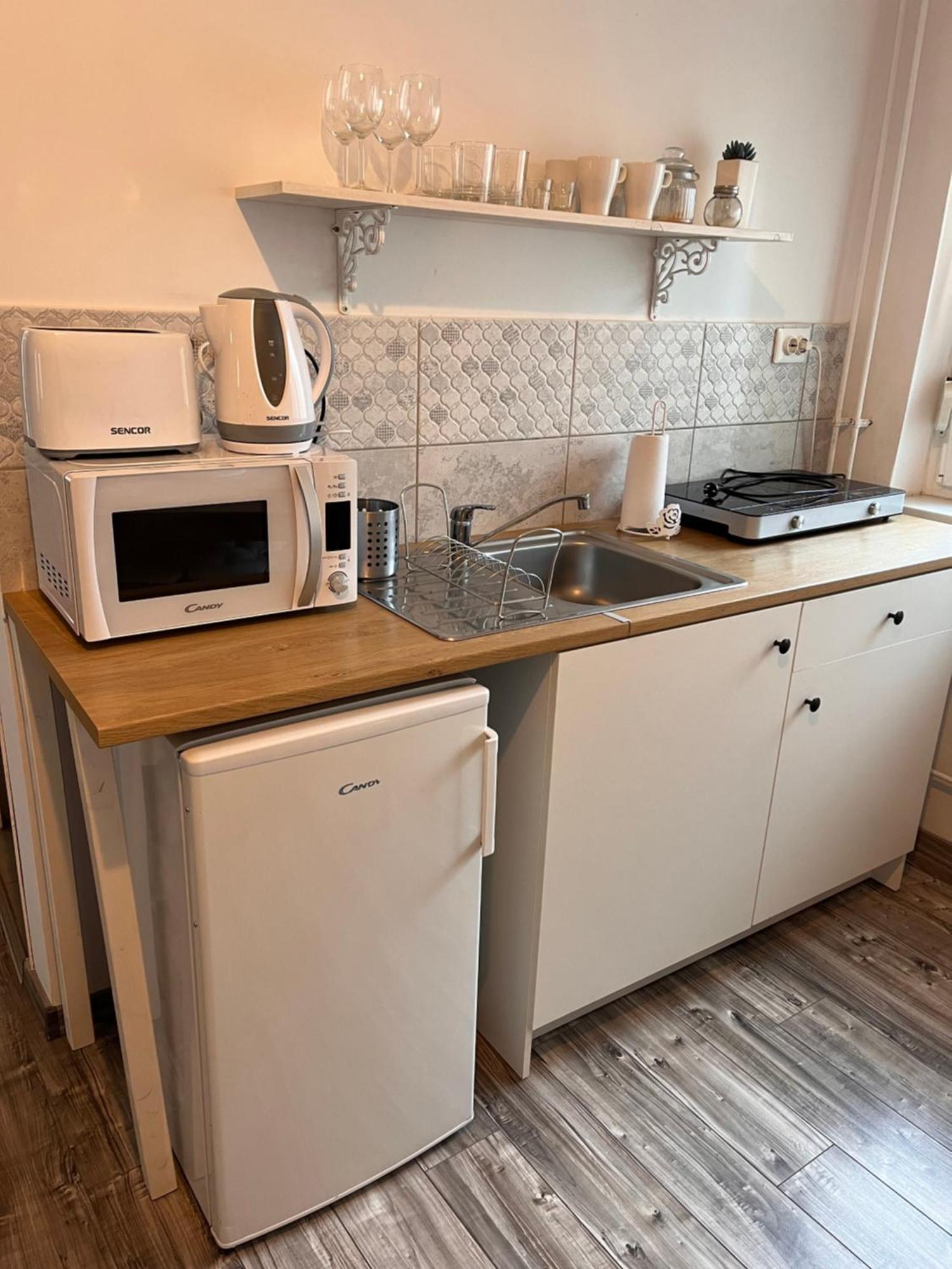Pacsirta Apartmanhaz Eğri Dış mekan fotoğraf