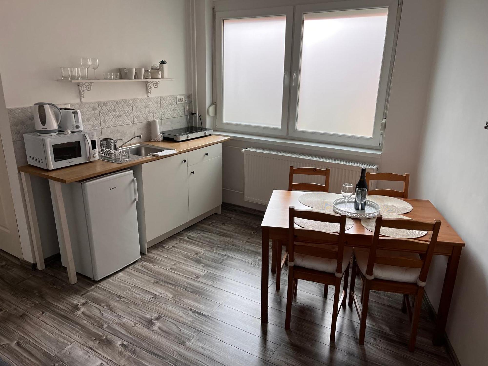 Pacsirta Apartmanhaz Eğri Dış mekan fotoğraf