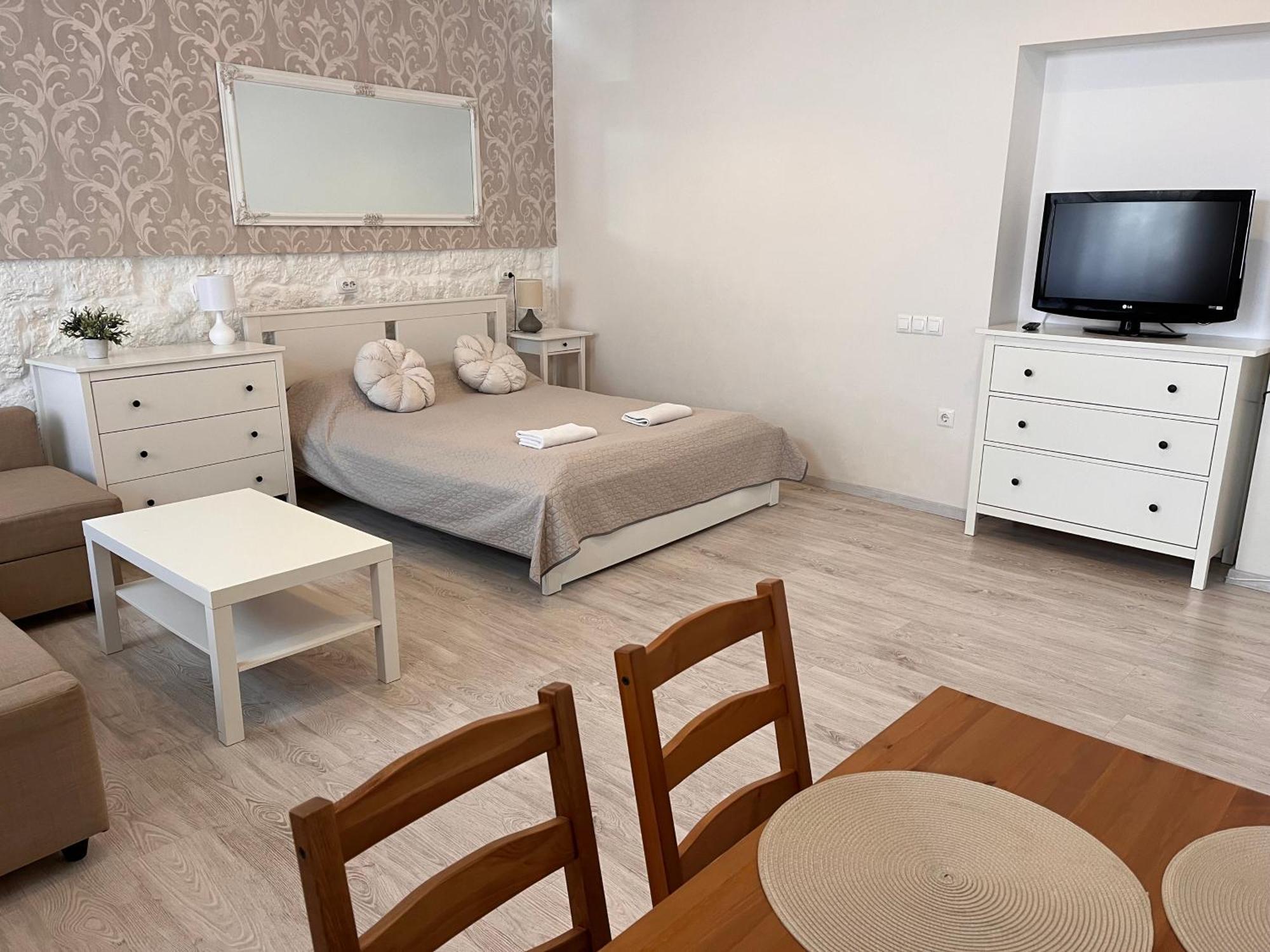 Pacsirta Apartmanhaz Eğri Dış mekan fotoğraf