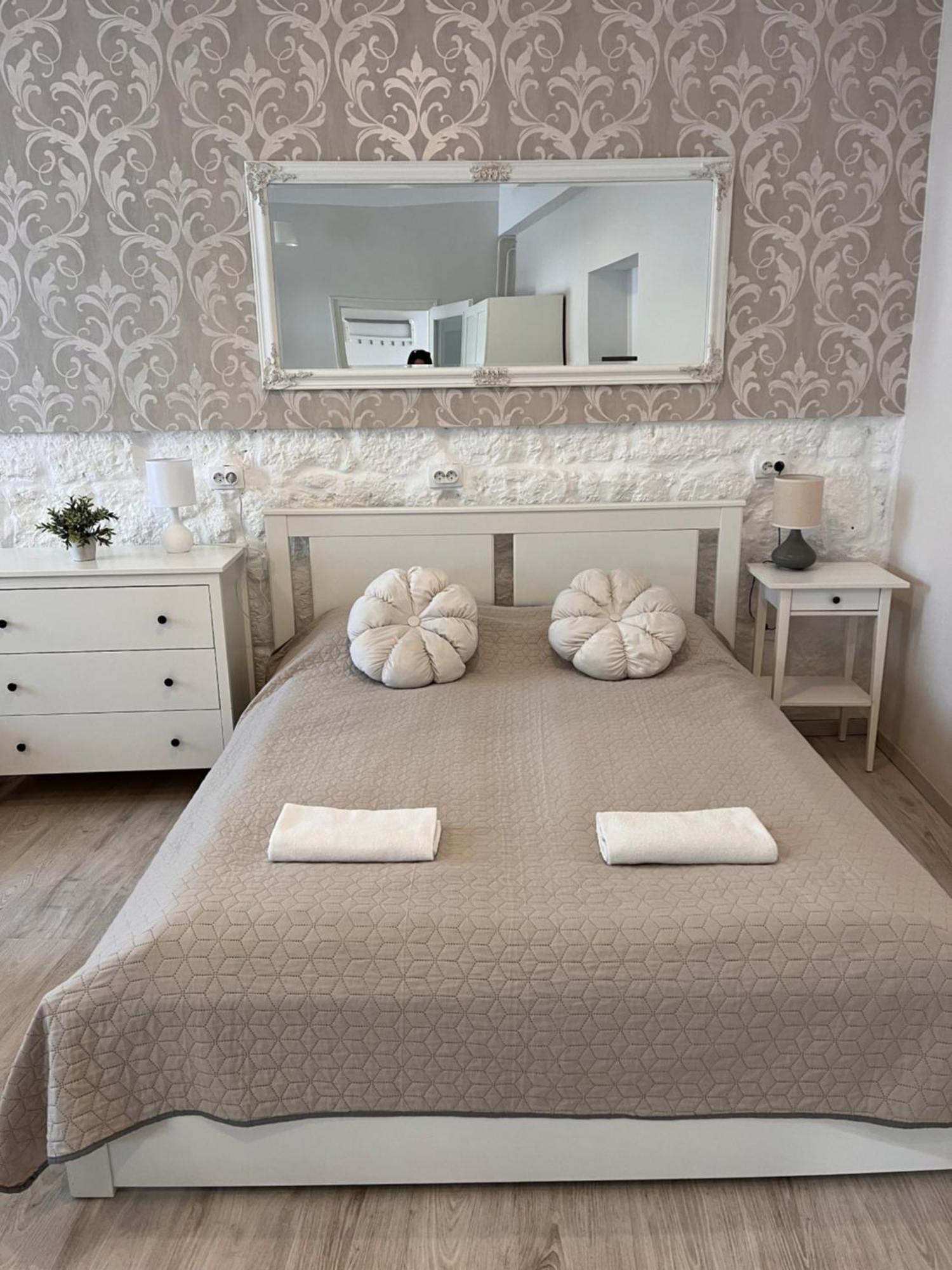 Pacsirta Apartmanhaz Eğri Dış mekan fotoğraf