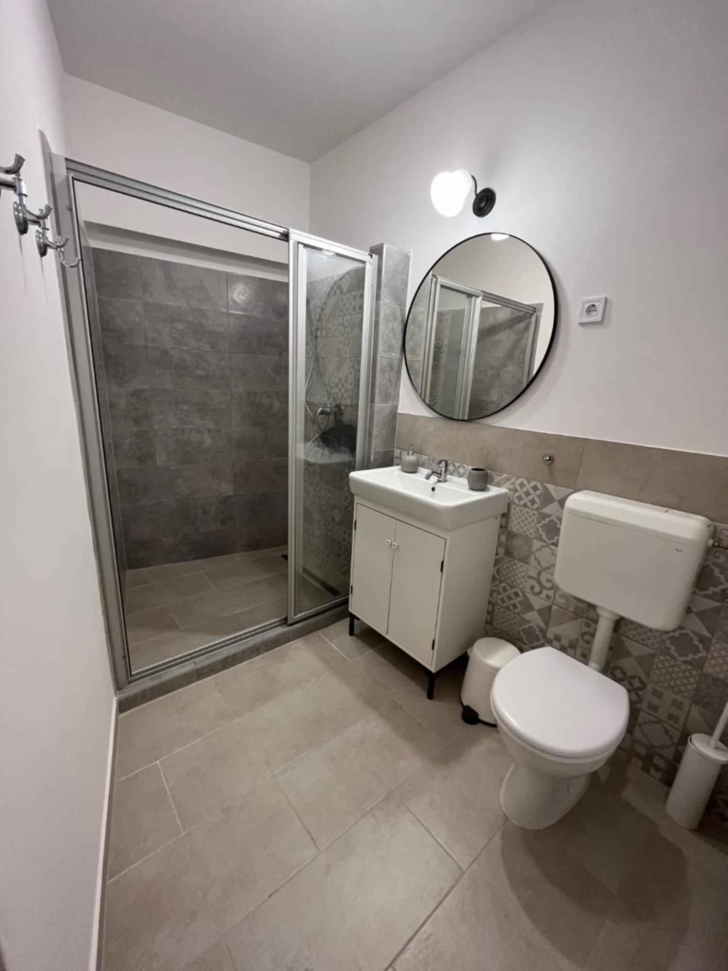 Pacsirta Apartmanhaz Eğri Dış mekan fotoğraf